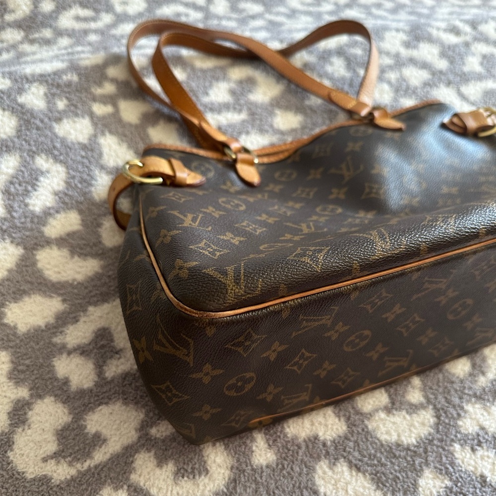 Louis Vuitton Horizontal Batignolles Shoulder Bag- Monogram Canvas - Picture 7 of 11